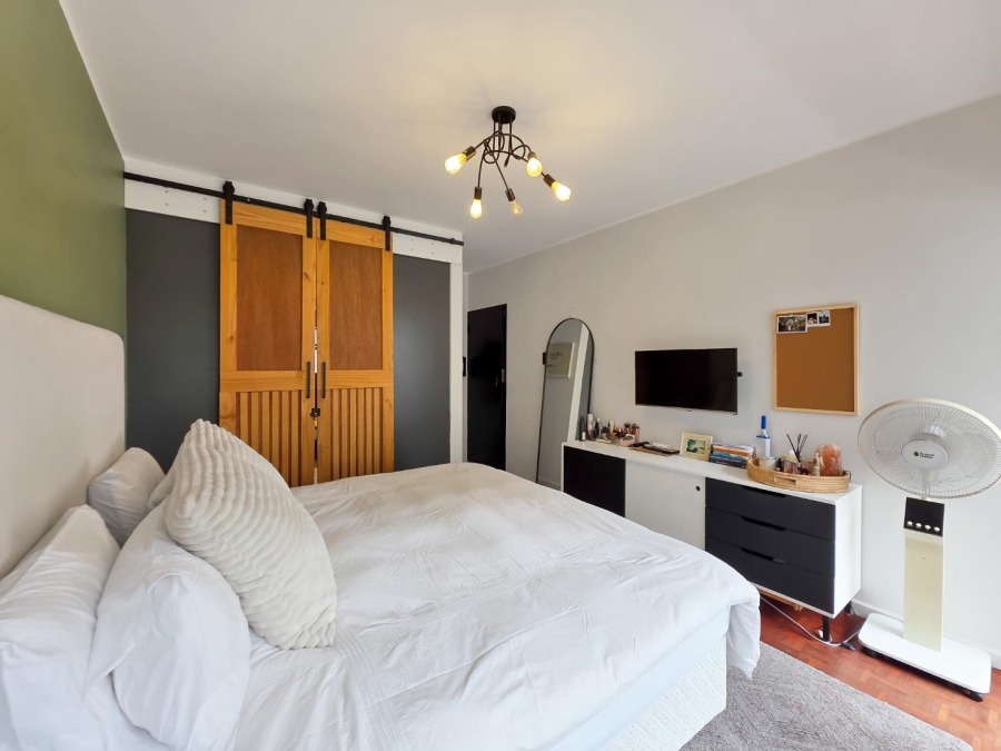 To Let 2 Bedroom Property for Rent in Sea Point Western Cape